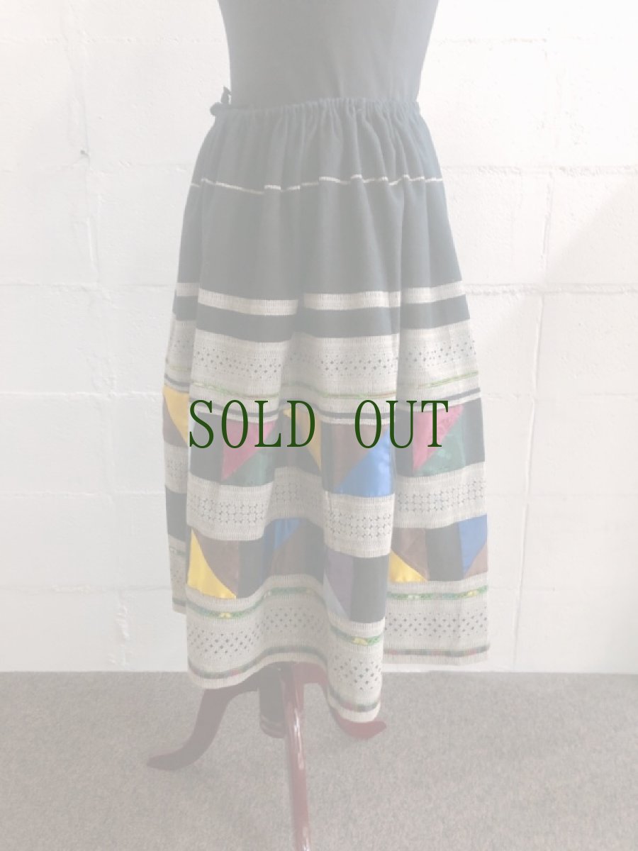 画像5: 雲南省麻栗坡県彝族（イ族）スカート（藍染・ろうけつ染め・木綿製）ビンテージ (5)