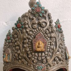 画像3: チベット・銀製兜（祭儀用）Tibetan silver helmet with iron stand　鉄製土台付き　 (3)