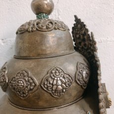 画像5: チベット・銀製兜（祭儀用）Tibetan silver helmet with iron stand　鉄製土台付き　 (5)