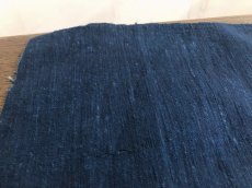 画像4: 貴州省ミャオ族　本藍染　手紬手織り木綿　反物　（約38cm×９m）　 (4)