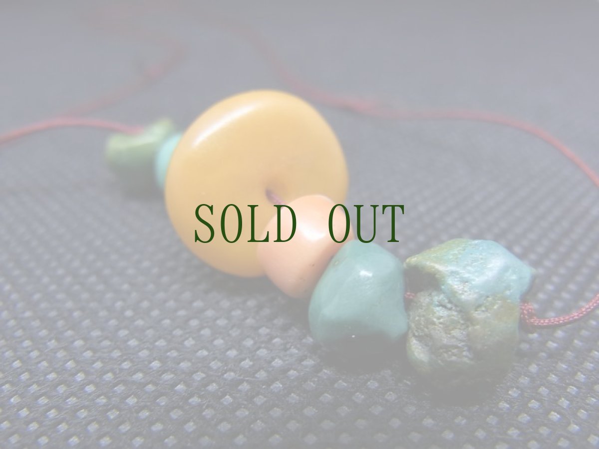 画像4: チベタン・アンバー、コーラル、ターコイズの首飾り (4)