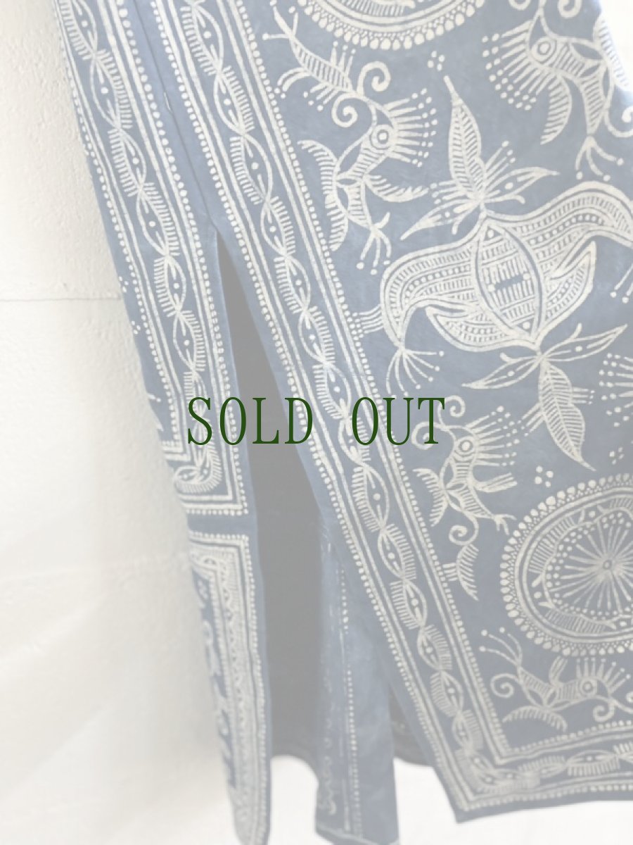 画像6: ガージアミャオ族（革家苗族）　藍染・ろうけつ染め詰襟・ロング丈ジャケット (6)