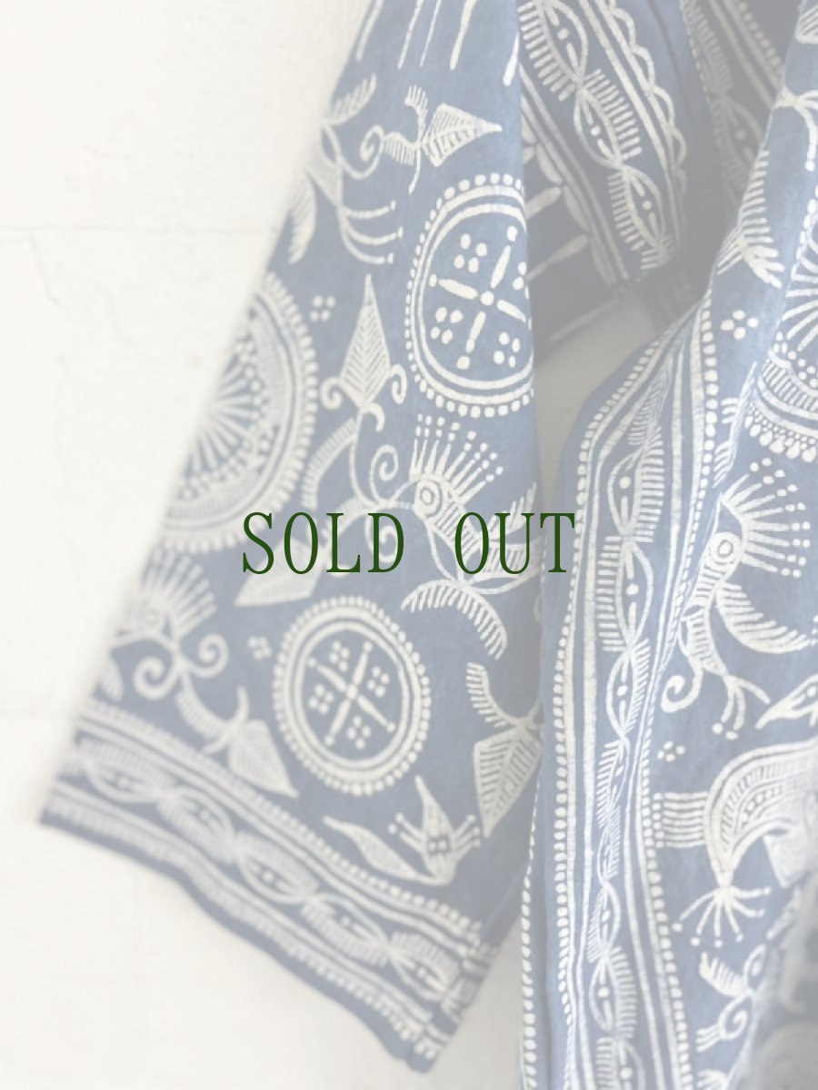 画像4: ガージアミャオ族（革家苗族）　藍染・ろうけつ染め詰襟・ロング丈ジャケット (4)