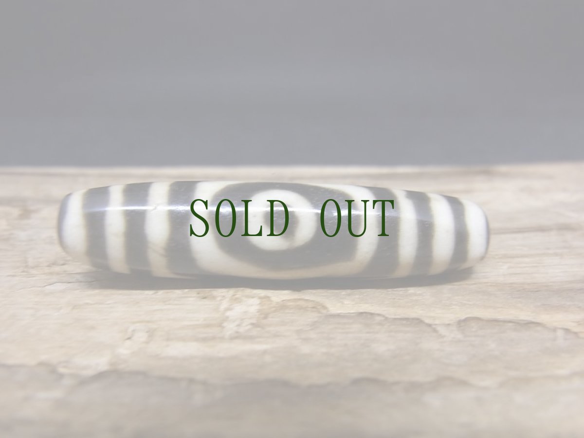 画像2: ジービーズ 古瑠璃天珠（３アイ　  dzi mig sum pa )　老料器三眼天珠　 (2)