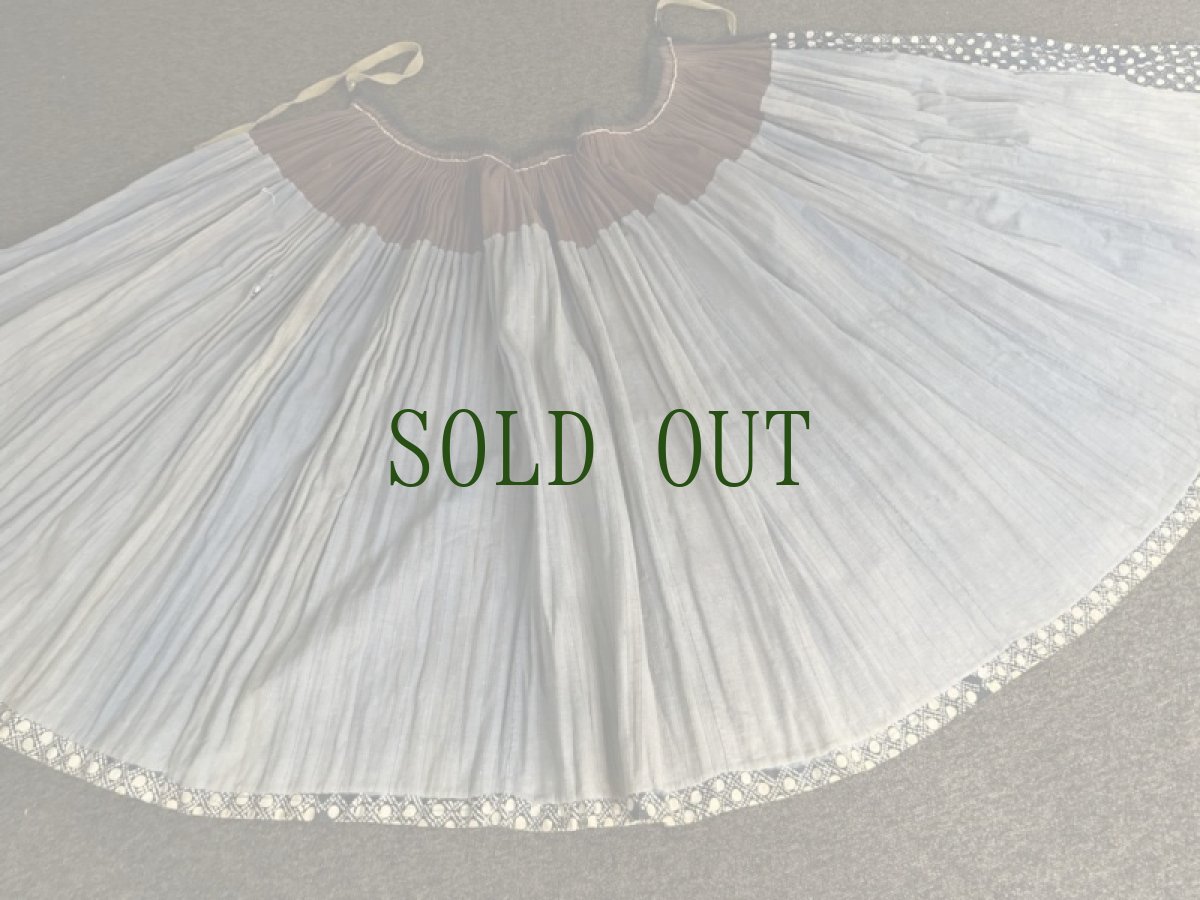 画像13: 貴州省安順県関口苗族 ・ミャオ族 ロング丈プリーツ巻スカート　 (An shun Miao )　ヴィンテージ (13)