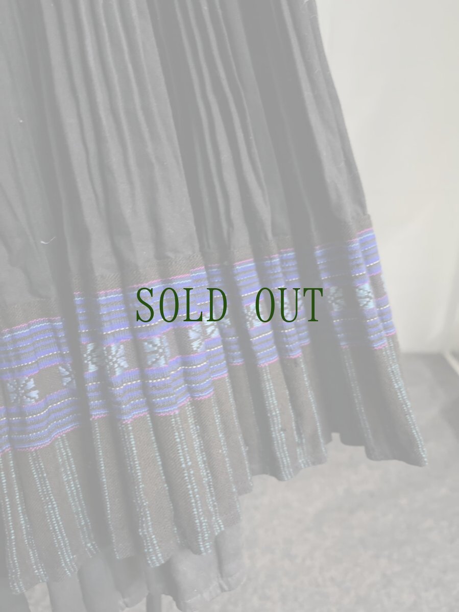 画像3: 貴州省貞豊苗族（ジェンフォン・ミャオ族 ）プリーツ巻きスカート　木綿・ヴィンテージ (3)