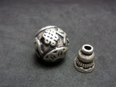 画像3: 数珠用親玉・ボサ（グル玉)　チベタンＭＡＬＡパーツ　（タシタゲ・八吉祥紋） (3)