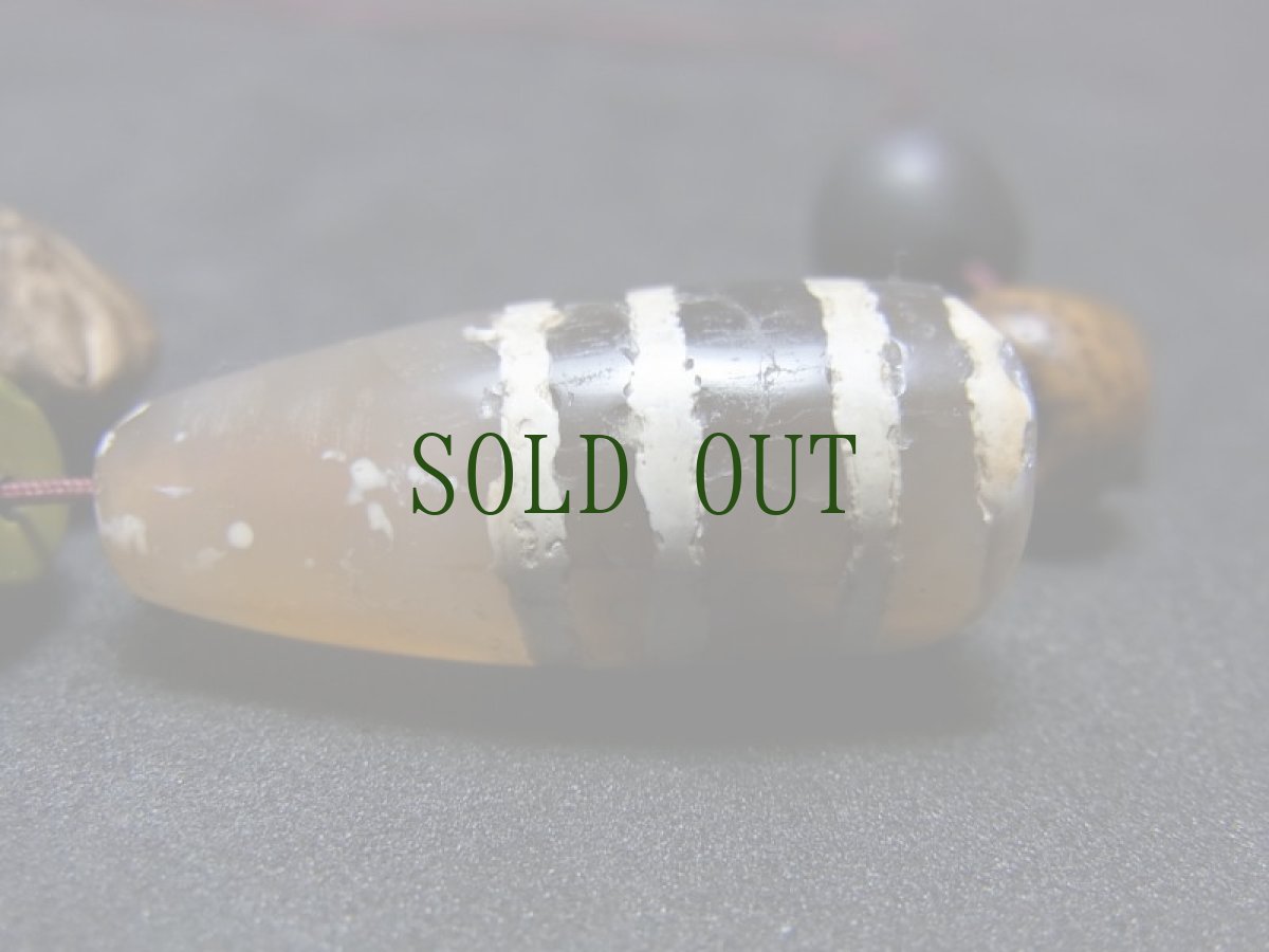 画像2: 古代ジービーズ（老天珠・Ancient dzi with red spot）七線天珠・紅朱砂 (2)