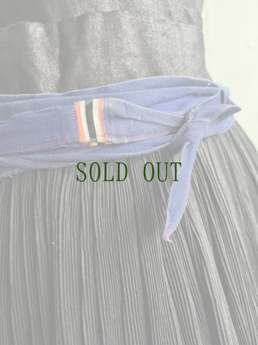 画像4: 貴州侗族(トン族)　藍染・亮布　エプロン (4)