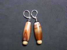 画像3: 縞瑪瑙（めのう・カーネリアン）と星月菩提樹のピアス　　（natural agate stone beads earrings ） (3)