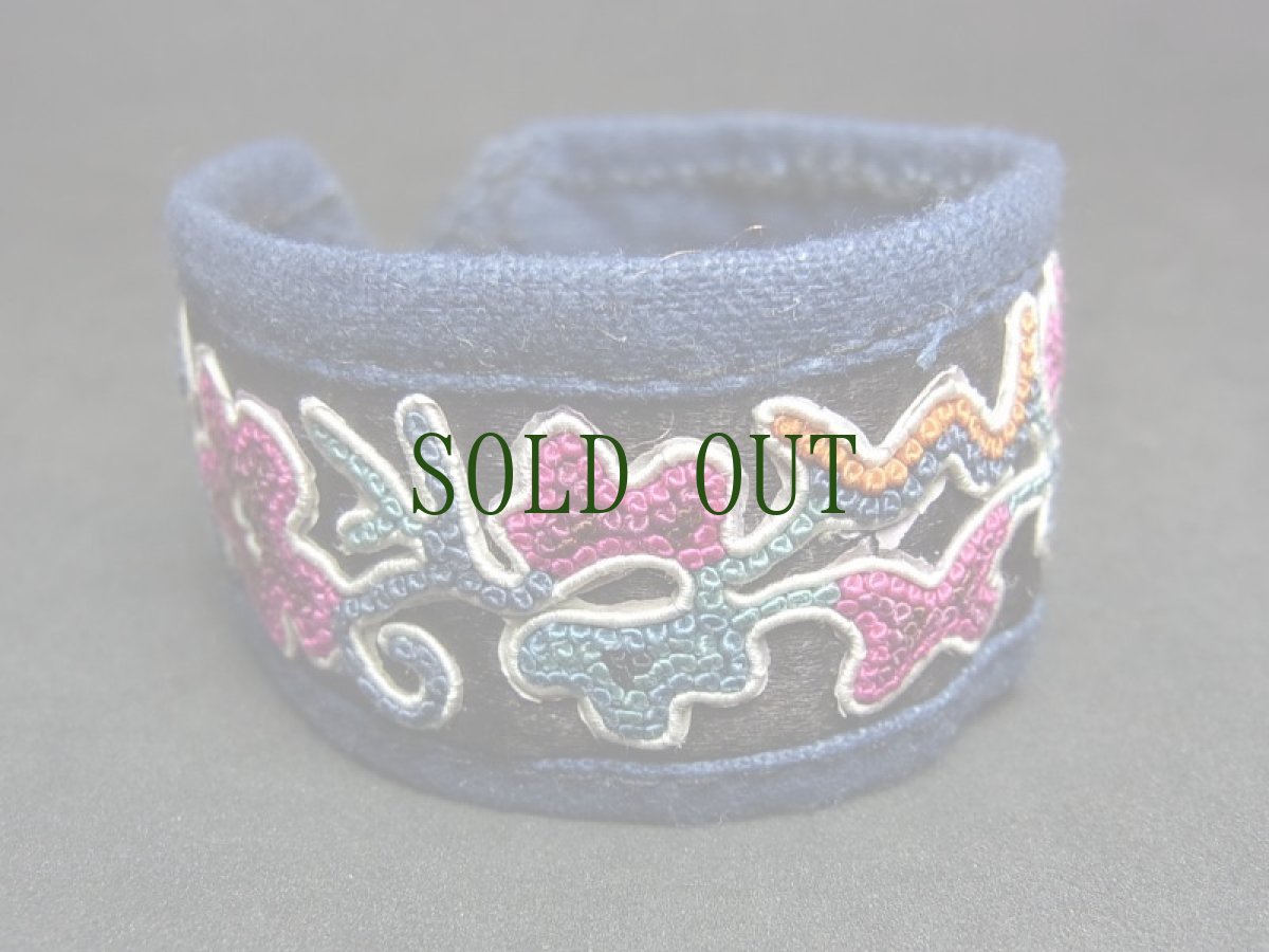 画像8: 貴州省ミャオ族の刺繍古裂・布ブレスレット　 (8)