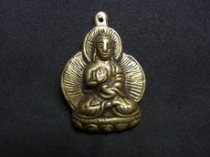 画像2: チベット・仏陀の御守り（根付）　黄銅製 (2)