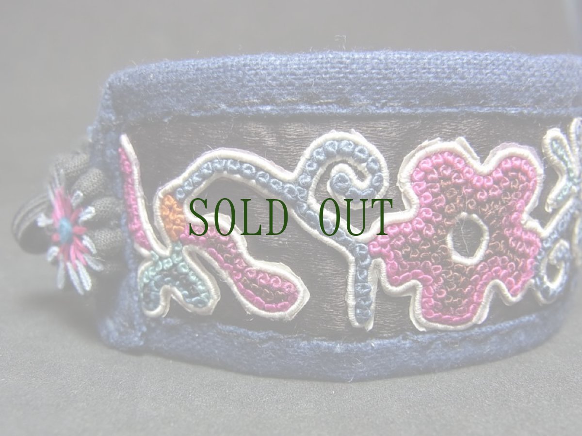 画像9: 貴州省ミャオ族の刺繍古裂・布ブレスレット　 (9)