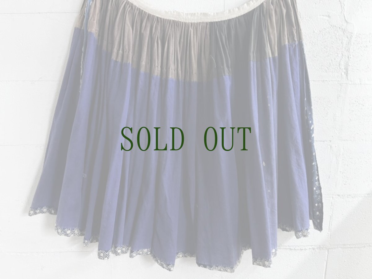 画像8: 貴州省安順県関口苗族 ・ミャオ族 ロング丈プリーツ巻スカート　 (An shun Miao )　ヴィンテージ (8)