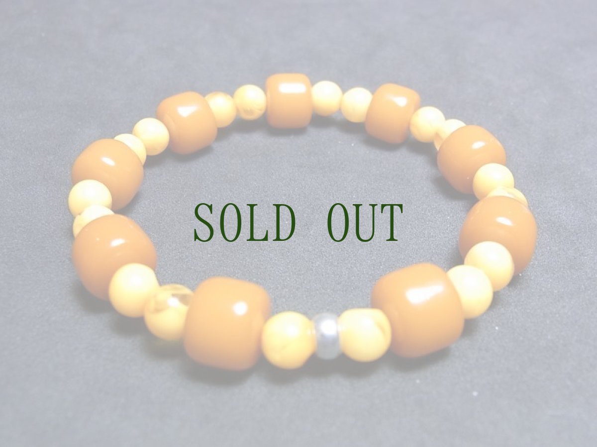 画像2: チベタン・アンバー（数珠用琥珀珠・樹脂玉）のブレスレット (2)