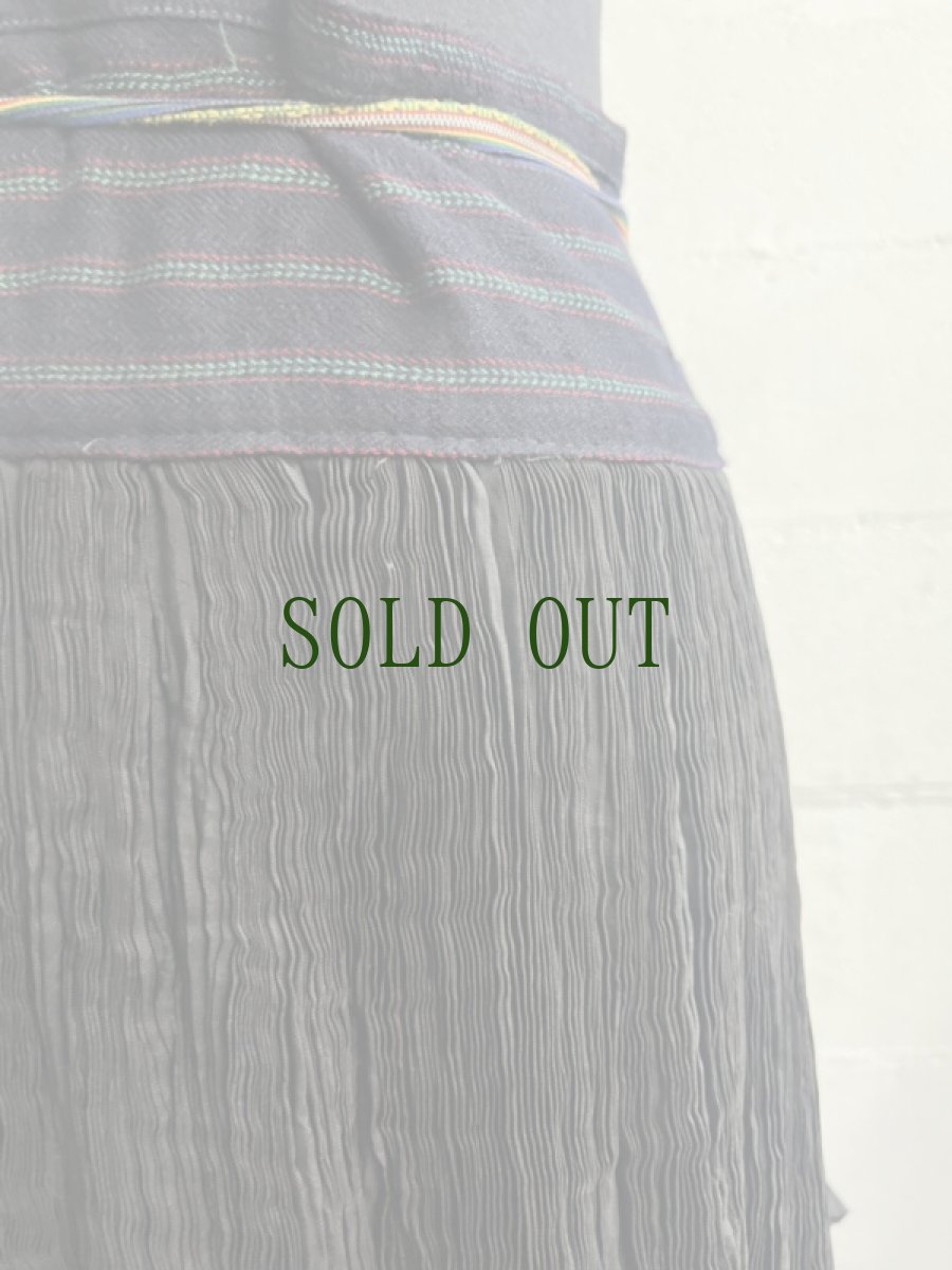 画像15: 貴州省黄平苗族(ミャオ族)　プリーツ巻きスカート（野蚕絹・草木染）ビンテージ　【シルク】 (15)