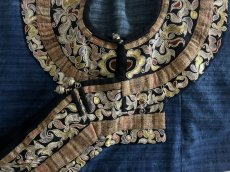 画像15: 雲南省麻栗坡県新寨郷　彝族（イ族）ジャケット　本藍染・綿麻製・絹糸刺繍（Malipo YI traditional jacket） (15)
