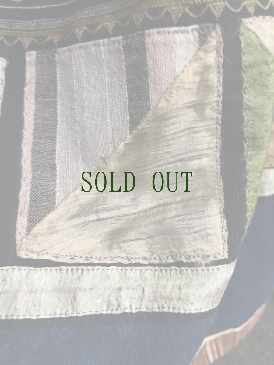 画像12: 雲南省麻栗坡県新寨郷　彝族（イ族）スカート　本藍染・綿麻製・絹糸刺繍（Malipo YI traditional skirt） (12)