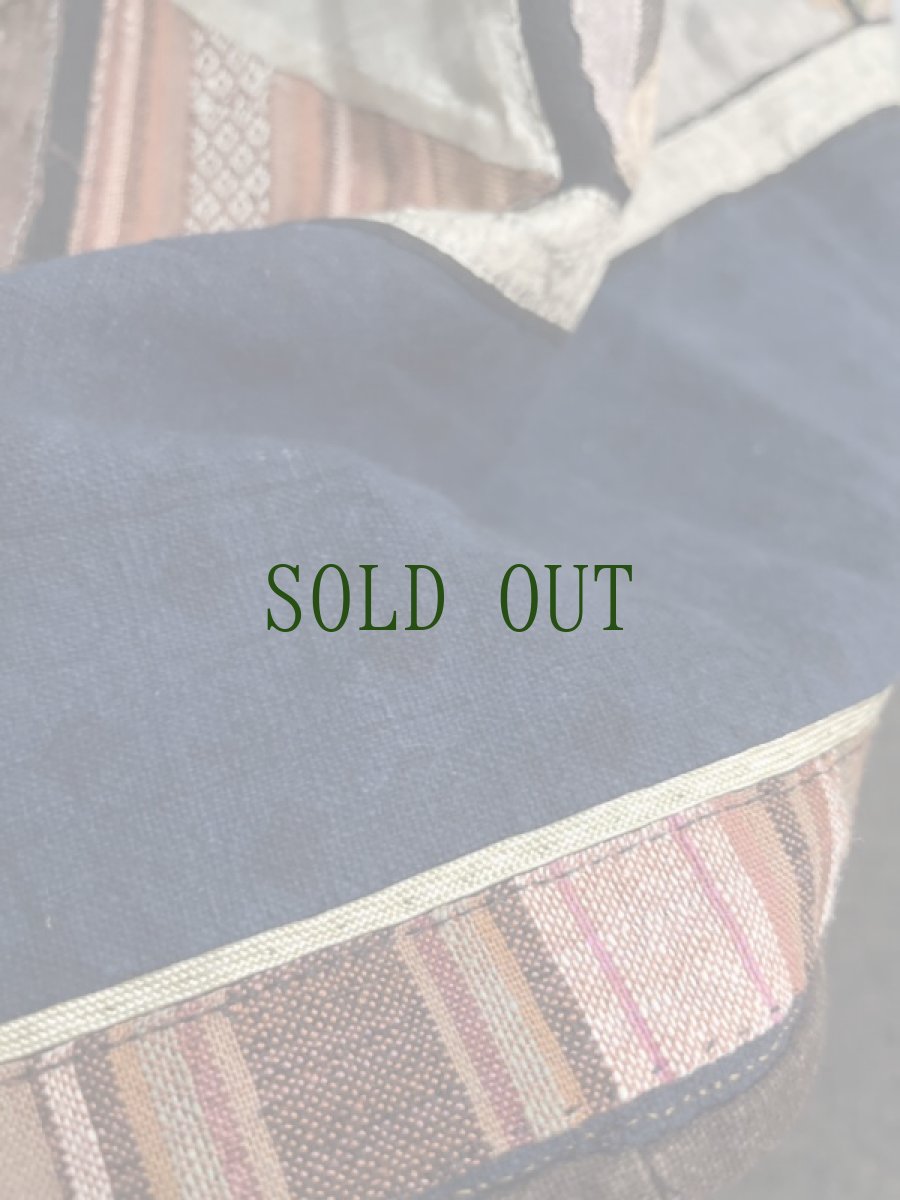 画像11: 雲南省麻栗坡県新寨郷　彝族（イ族）スカート　本藍染・綿麻製・絹糸刺繍（Malipo YI traditional skirt） (11)