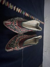 画像8: 貴州省三都水族(shui zu /スイ族)　刺繍布靴　（アンティーク） (8)