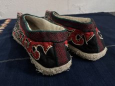 画像5: 貴州省三都水族(shui zu /スイ族)　刺繍布靴　（アンティーク） (5)