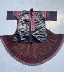 画像6: 貴州省黄平苗族(ミャオ族)　藍染め亮布・刺繍ジャケット（シルク＆コットン） (6)