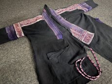 画像4: 貴州省・革一苗族（ge yi miao）木綿藍染・刺繍ジャケット　（アンティーク）老奶奶的衣服 (4)