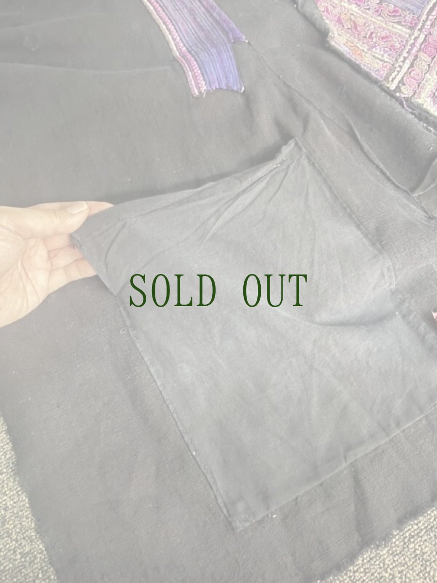 画像10: 貴州省・革一苗族（ge yi miao）木綿藍染・刺繍ジャケット　（アンティーク）老奶奶的衣服 (10)