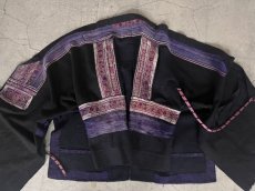 画像1: 貴州省・革一苗族（ge yi miao）木綿藍染・刺繍ジャケット　（アンティーク）老奶奶的衣服 (1)