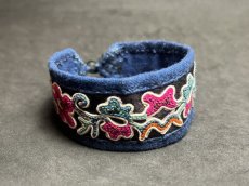 画像1: 貴州省ミャオ族の刺繍古裂・布ブレスレット　 (1)