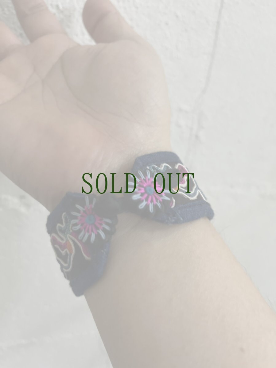 画像7: 貴州省ミャオ族の刺繍古裂・布ブレスレット　 (7)