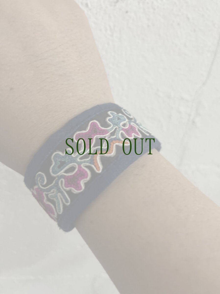 画像6: 貴州省ミャオ族の刺繍古裂・布ブレスレット　 (6)