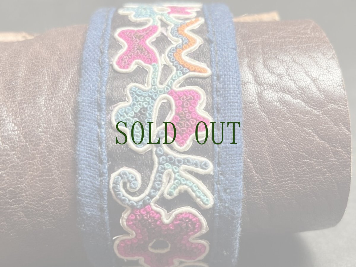 画像4: 貴州省ミャオ族の刺繍古裂・布ブレスレット　 (4)