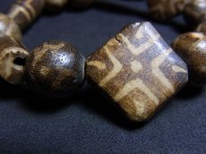 画像4: ミゾラムのパムテックビーズのブレスレット（Old Puntek beads Mizzoram Burma） (4)