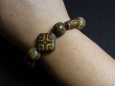 画像11: ミゾラムのパムテックビーズのブレスレット（Old Puntek beads Mizzoram Burma） (11)