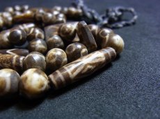 画像4: ミゾラムのパムテックビーズの一連ネックレス（Old Puntek beads Mizzoram Burma） (4)
