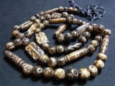 画像6: ミゾラムのパムテックビーズの一連ネックレス（Old Puntek beads Mizzoram Burma） (6)
