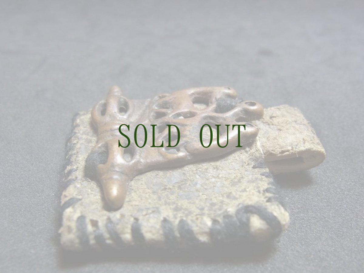 画像3: チベットの護符・双鹿とドルジェのトクチャ と革製ガウ　 (3)