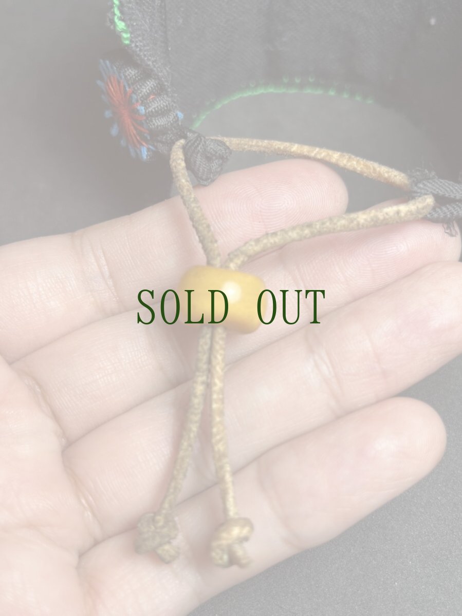 画像5: 貴州省苗族（ミャオ族）の刺繍古裂・布ブレスレット　（Miao old embroidered cloth bracelet） (5)