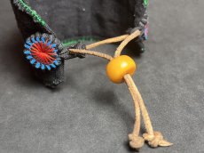 画像4: 貴州省苗族（ミャオ族）の刺繍古裂・布ブレスレット　（Miao old embroidered cloth bracelet） (4)