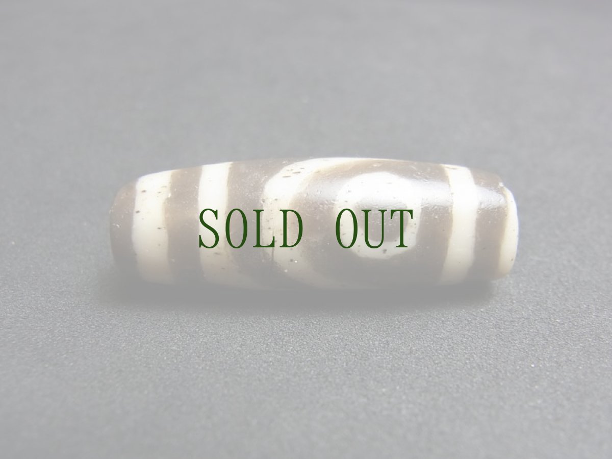 画像2: ジービーズ 古瑠璃天珠（２アイ　  dzi mig ni pa )　老料器二眼天珠　 (2)