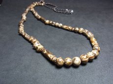 画像1: ミゾラムのパムテックビーズの一連ネックレス（Old Puntek beads Mizzoram Burma） (1)