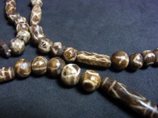 画像5: ミゾラムのパムテックビーズの一連ネックレス（Old Puntek beads Mizzoram Burma） (5)