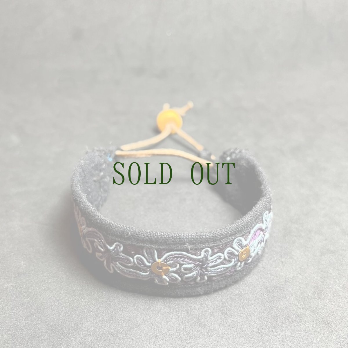 画像6: 貴州省苗族（ミャオ族）の刺繍古裂・布ブレスレット　（Miao old embroidered cloth bracelet） (6)