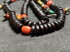 画像4: チベット・老椰子玉とカウンター、シェルパコーラルの御数珠　(TIbetan old palm beads  mala )　 (4)