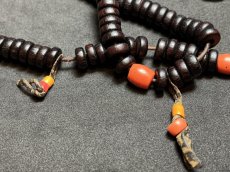 画像5: チベット・老椰子玉とカウンター、シェルパコーラルの御数珠　(TIbetan old palm beads  mala )　 (5)