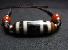 画像3: ジービーズ(Tibetan dzi beads) 天地天珠（サコナゴ）とペマラカの首飾り (3)