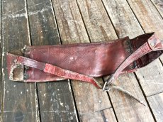 画像9: Old Tibetan  leather waist pouch  （チベットの装身具・革製ウエストパック）　アンティーク (9)