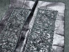 画像8: 貴州省・雲南省　苗族（ミャオ族）の刺繍古裂 old embroidery of  Miao　亮布堆繍一対 (8)