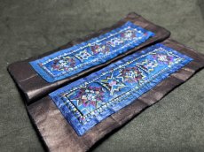 画像2: 貴州省・雲南省　苗族（ミャオ族）の刺繍古裂 old embroidery of  Miao　亮布堆繍一対 (2)